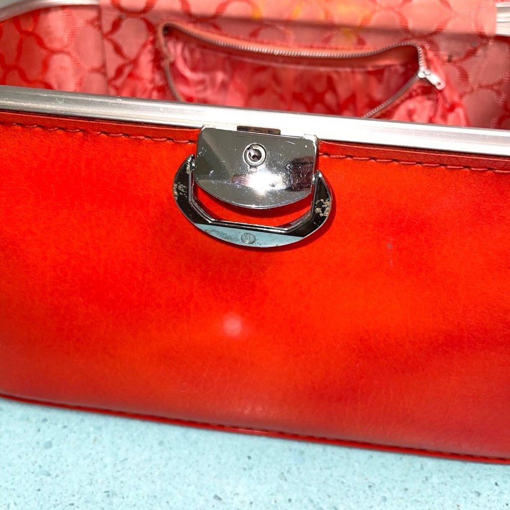 Amelia Earhart Train Case Luggage Orange Vinyl Vintage Handle Metal Hardware - Picture 10 of 12